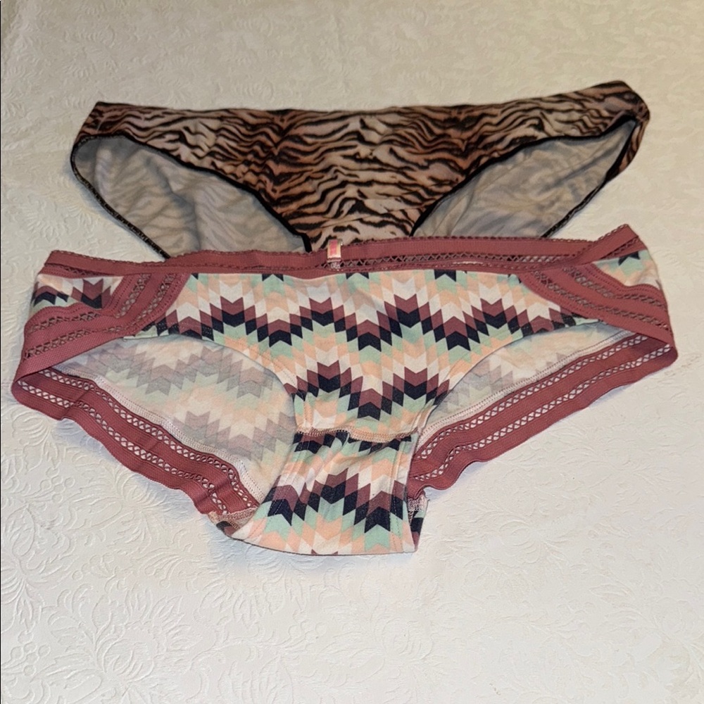 VICTORIA SECRET SZ L/G BUNDLE OF 2
